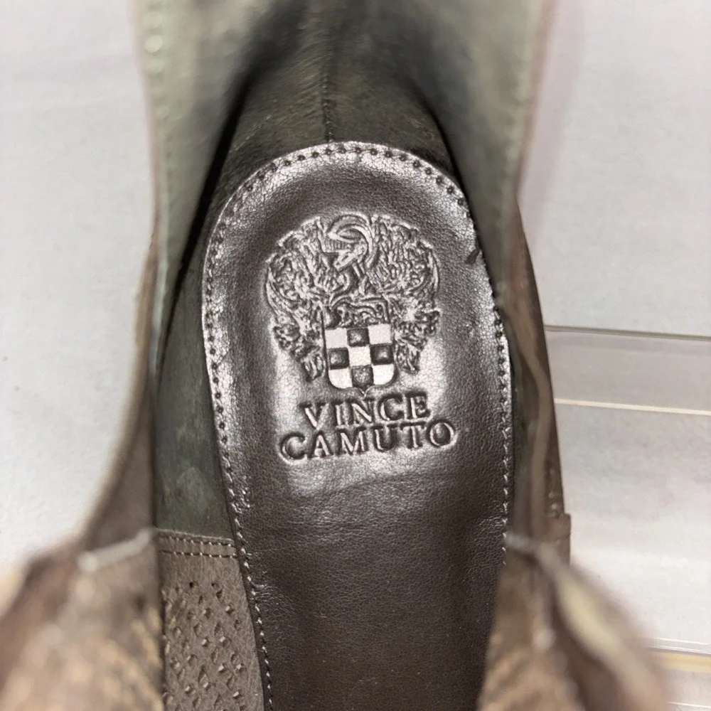 Vince Camuto Celena Brown Leather Ankle Booties Laser Cut Women's 9M EUC